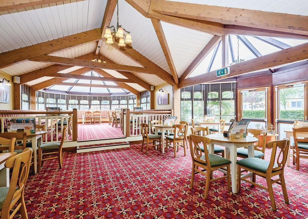 Oakdene Forest Hotel Ferndown Buitenkant foto